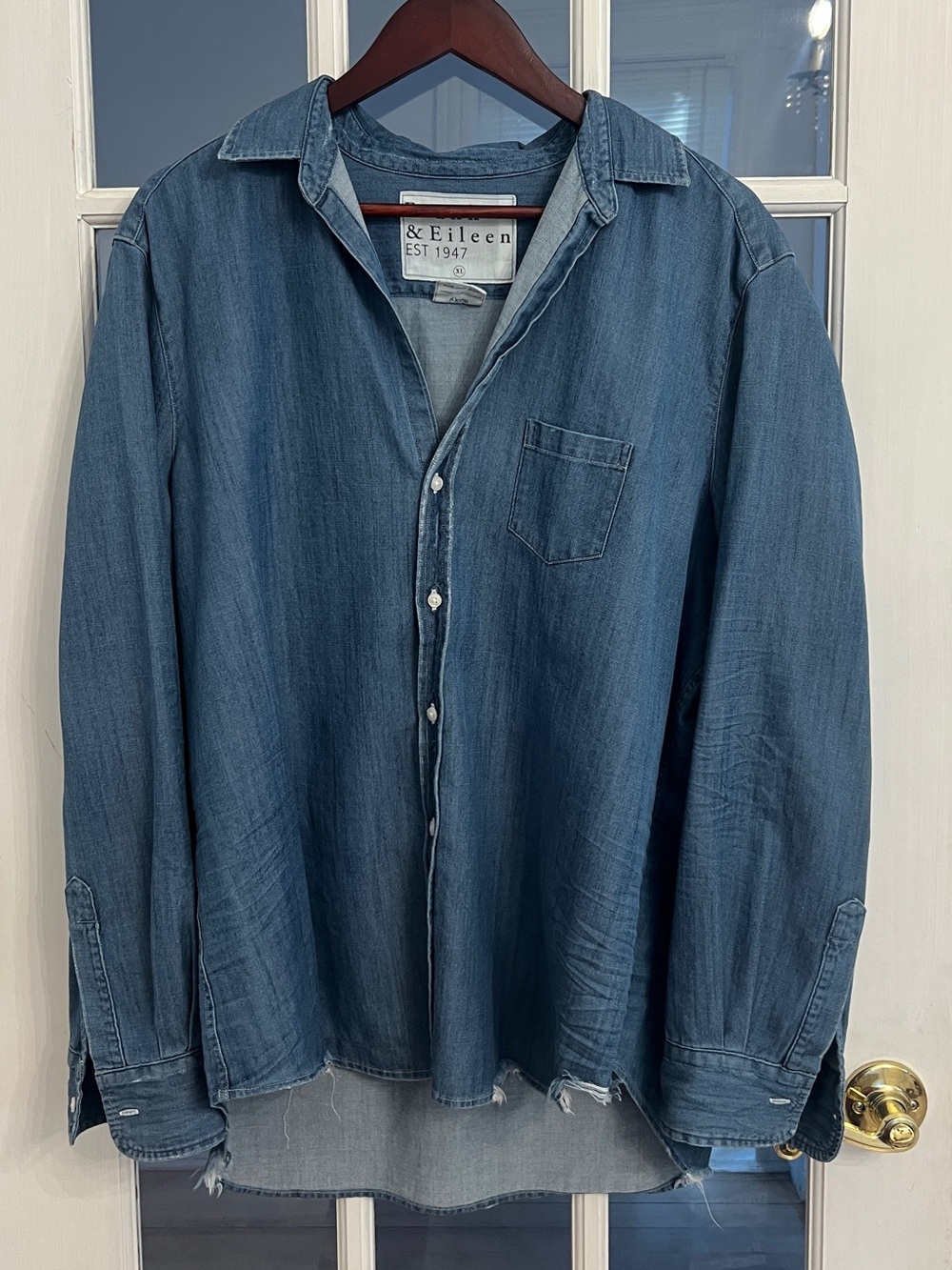 Frank & Eileen Women’s Eileen Blue Denim Distressed Button Down Shirt USA Sz XL